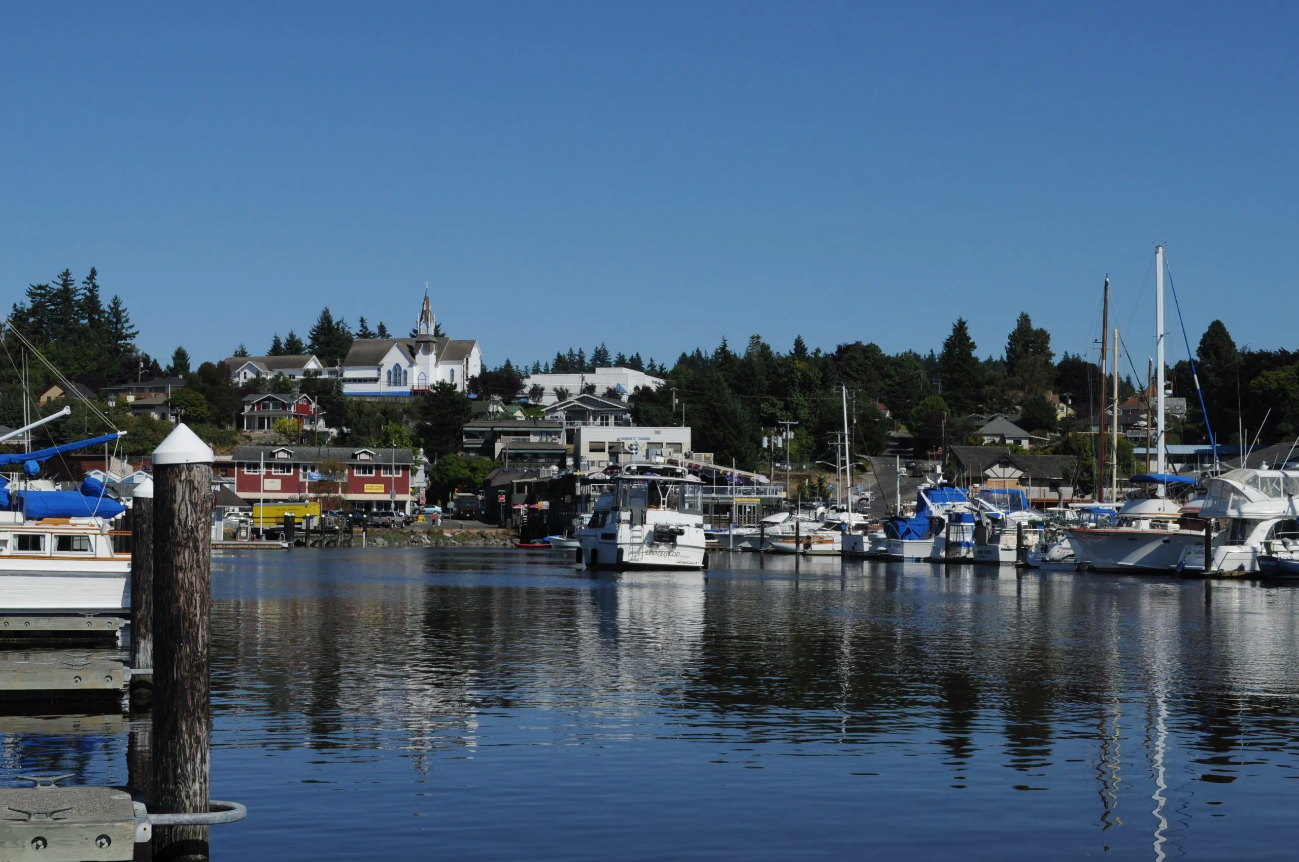 Making moves stress-free, simple, and fast for families and businesses across Poulsbo, WA